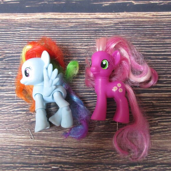 Lot of My Little Pony Figures & Puzzle in Collector's Tin Box - Picture 4 of 8